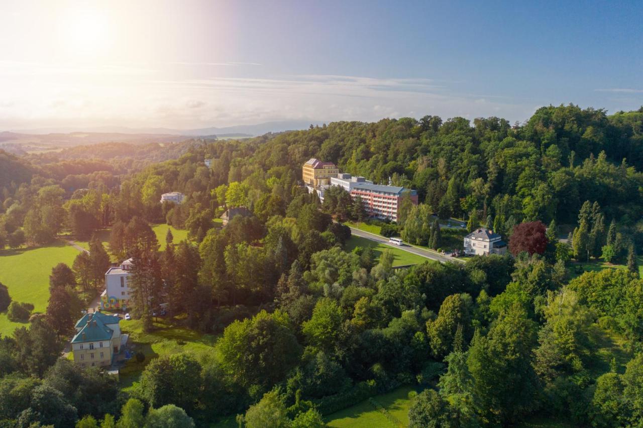 Penzion Vila Tereza Hranice  Exteriör bild