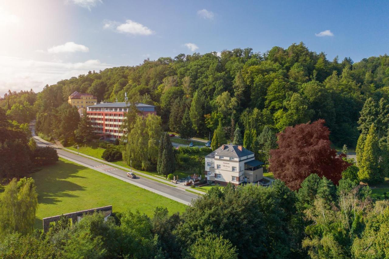 Penzion Vila Tereza Hranice  Exteriör bild